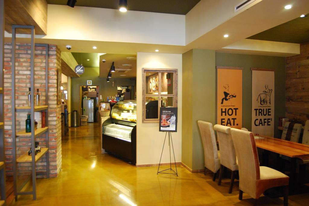 Arirang Tourist Hotel Чханвон Экстерьер фото