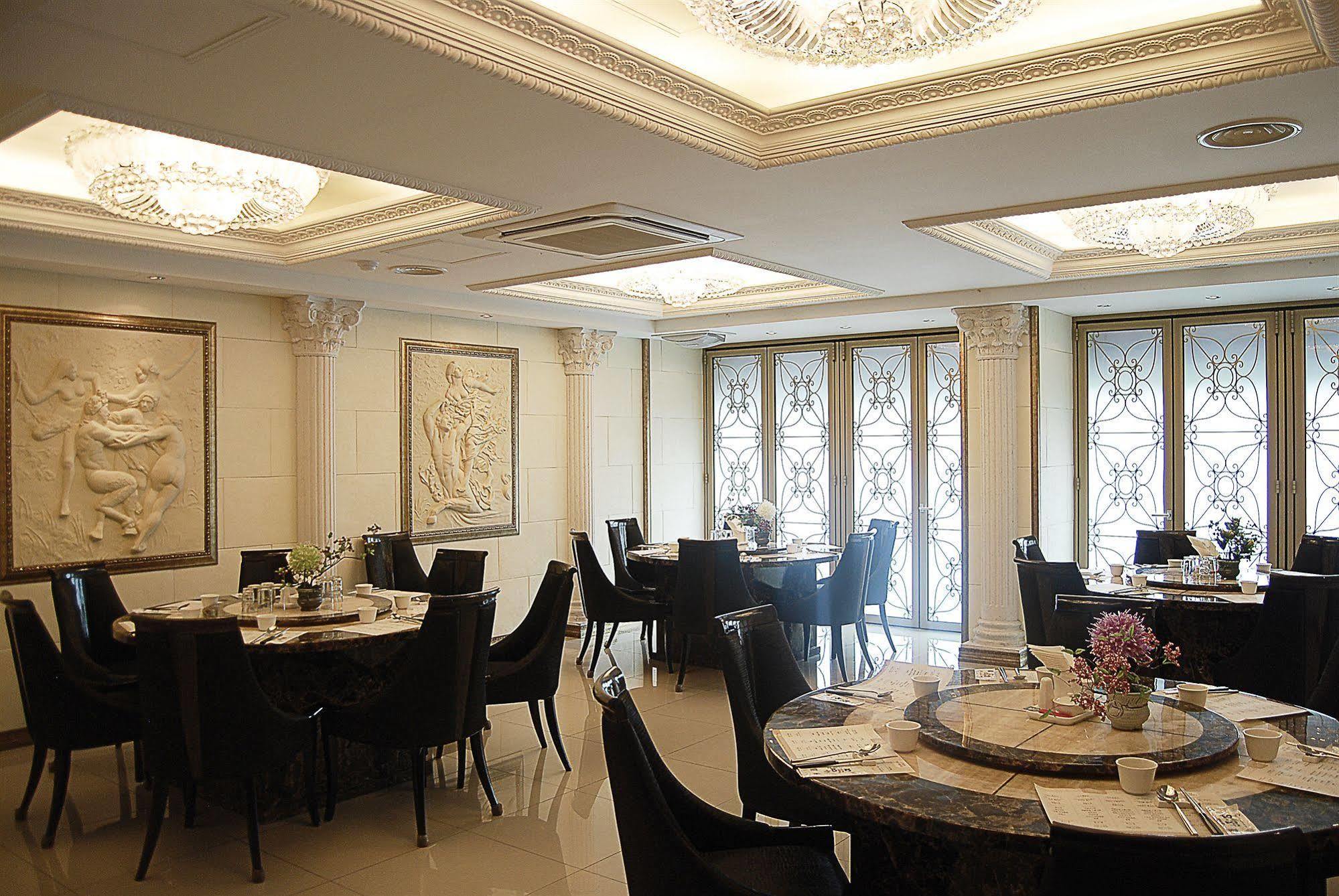 Arirang Tourist Hotel Чханвон Экстерьер фото